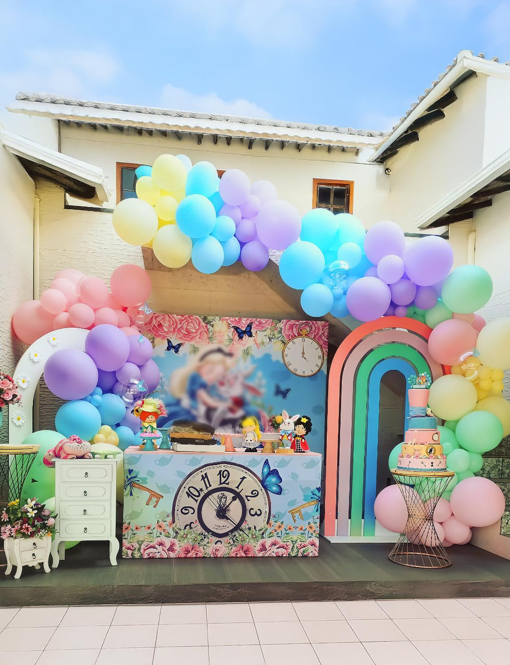 Haolongfa unicorn birthday setup with soft pastel tones.
