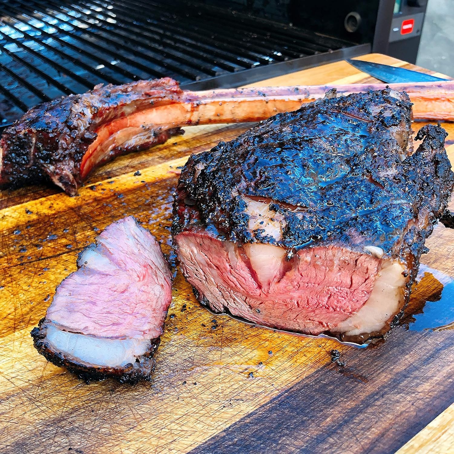 Hardcore Carnivore Black steak on grill highlighting smoky crust and flavor potential.