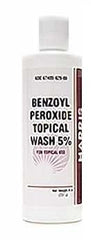 Harris Pharmaceuticals Benzoyl Peroxide 5% Wash bottle reduces acne-causing bacteria.