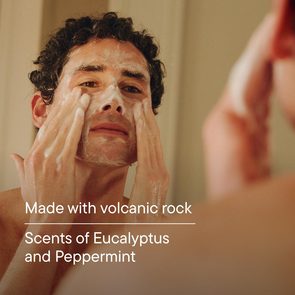 Harry's Face Wash Men daily cleansing keeps skin clean and refreshed.