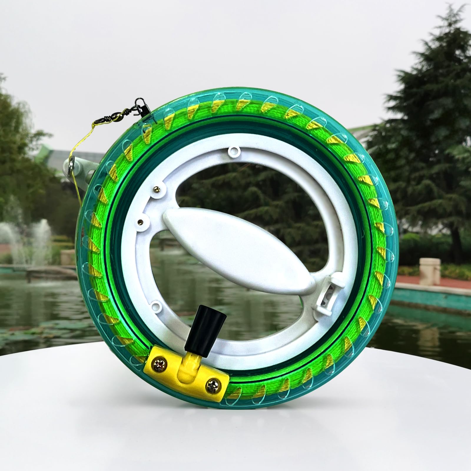 HENGDA KITE 5-5 inch kite reel provides sturdy spinning