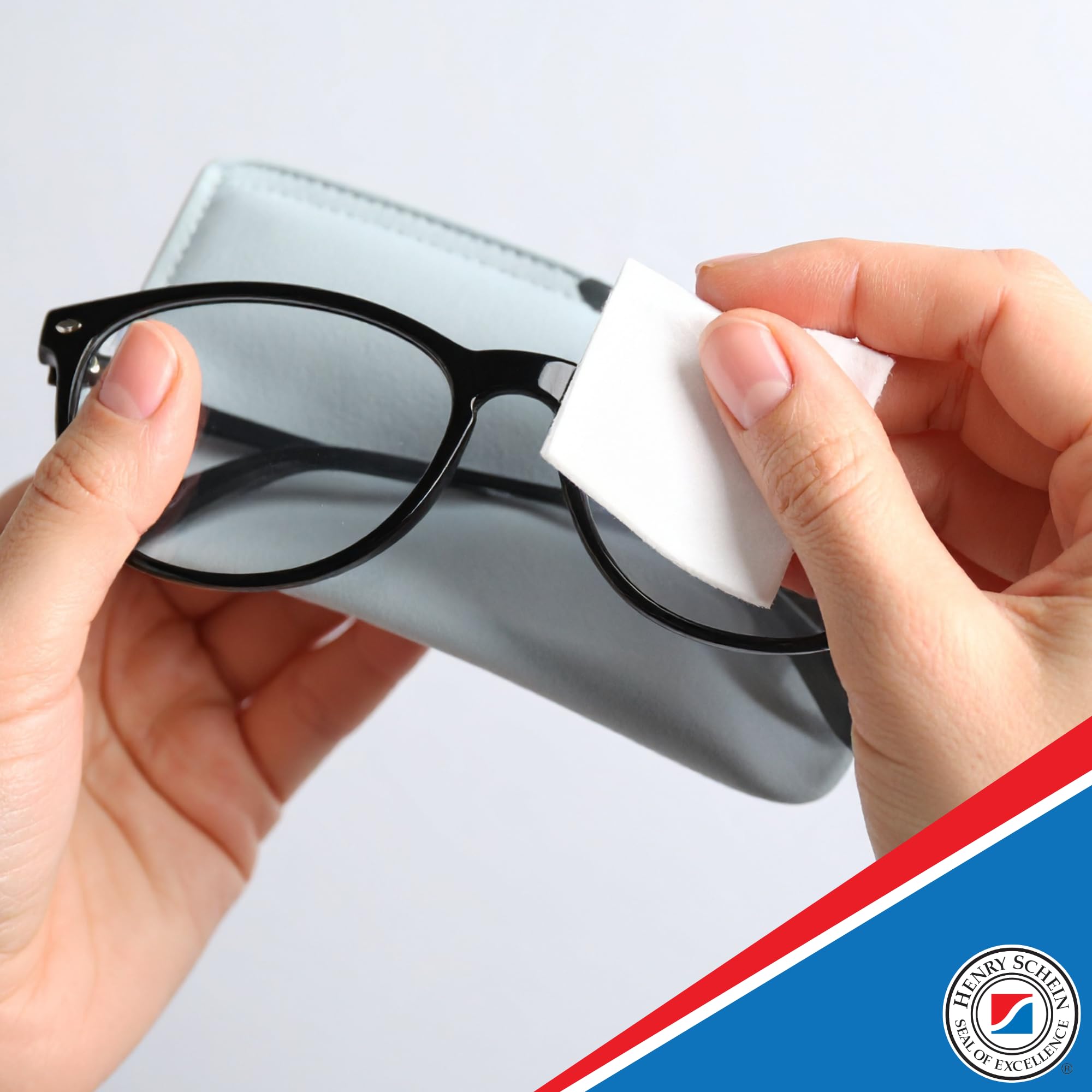 Trusted Henry Schein brand quality for medical and everyday tasks.