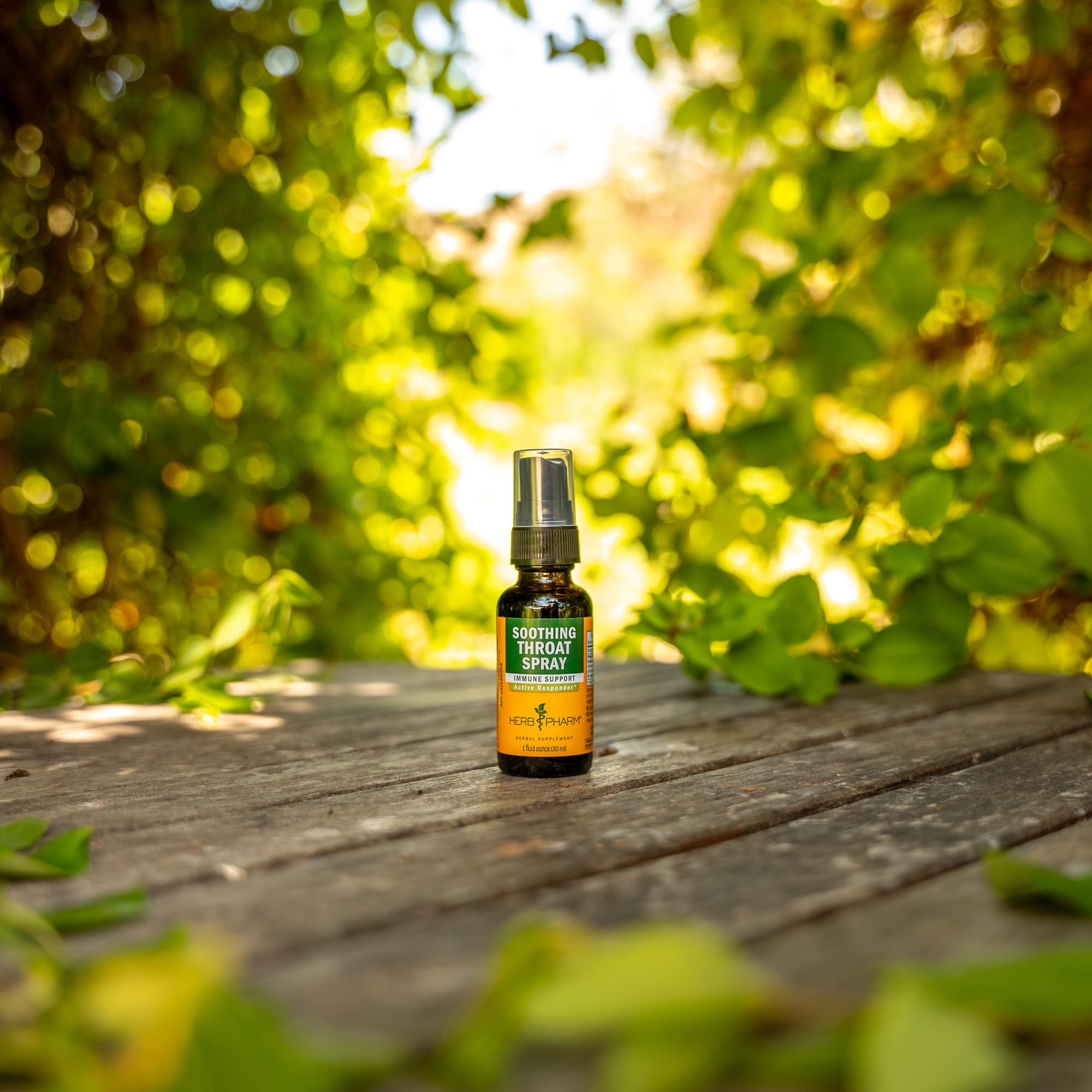 Herb Pharm St. John's Wort tops featured in the herbal blend
