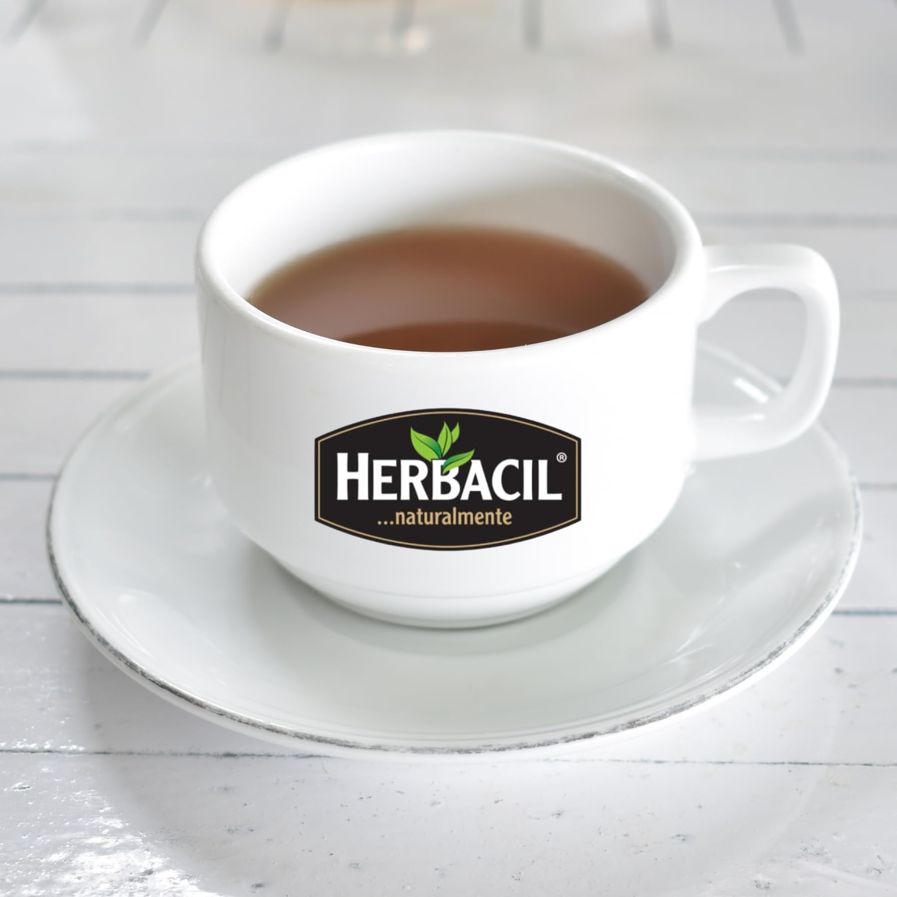 Chilled Herbacil Cuachalalate tea on a sunny day for refreshment.