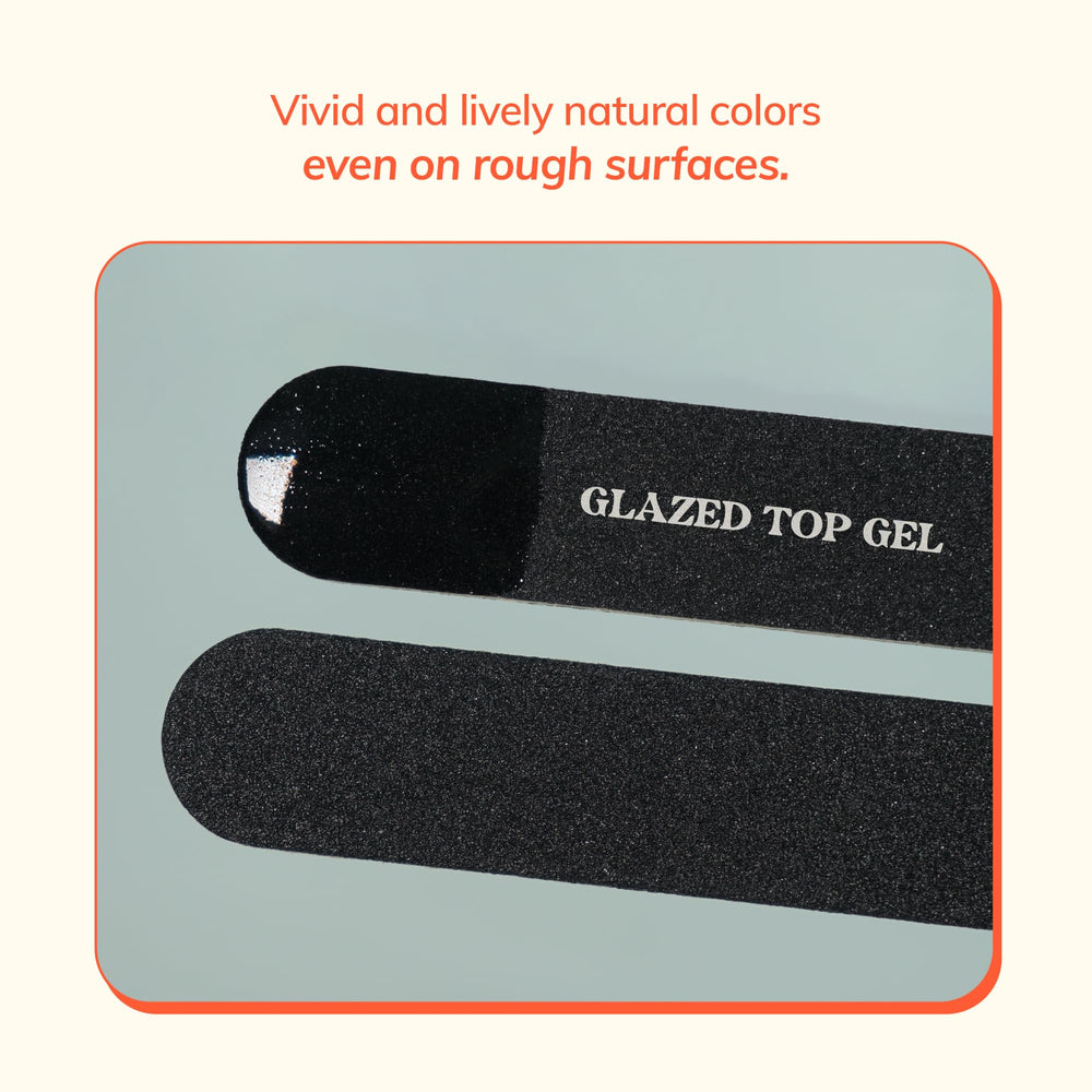 heyhae Glazed Top Gel dries quickly under LED light for a glossy finish.