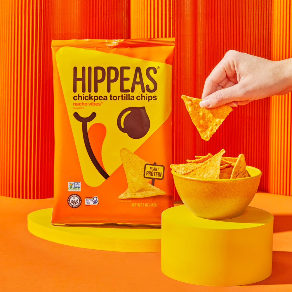 HIPPEAS chips with guacamole for a tasty snack.