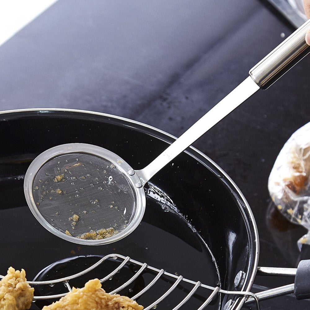 Hiware 4-inch bowl fits small pots and gravies.