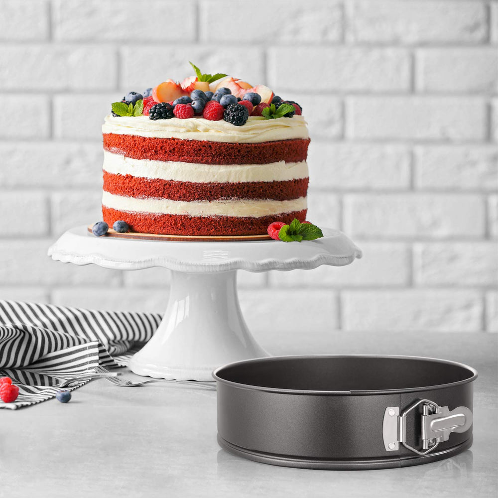 HIWARE 7-inch pan suitable for cheesecakes, mousse, lasagna, and desserts