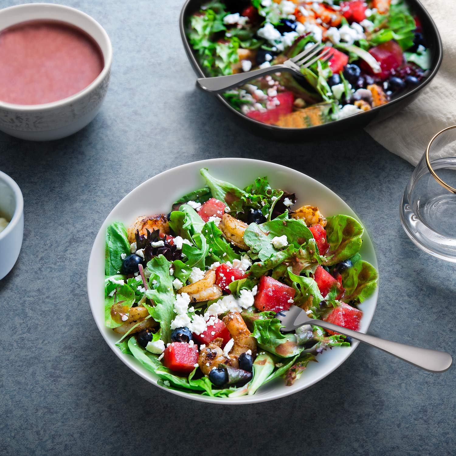 Hiware well-balanced forks provide comfortable grip during dining.