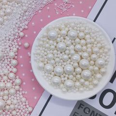 Homankit edible white sugar pearls on cupcakes create a premium finish and texture.