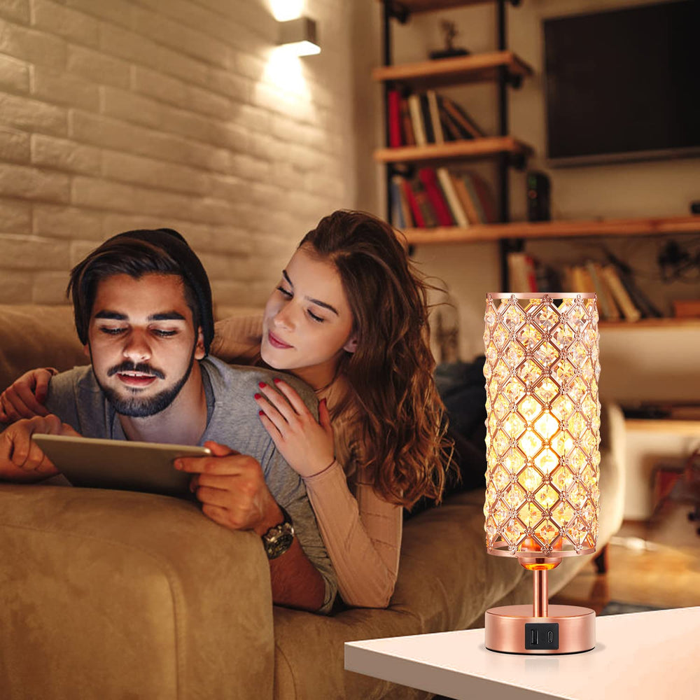 Hong-in bedside lamp includes USB-C and USB-A ports for convenient charging.