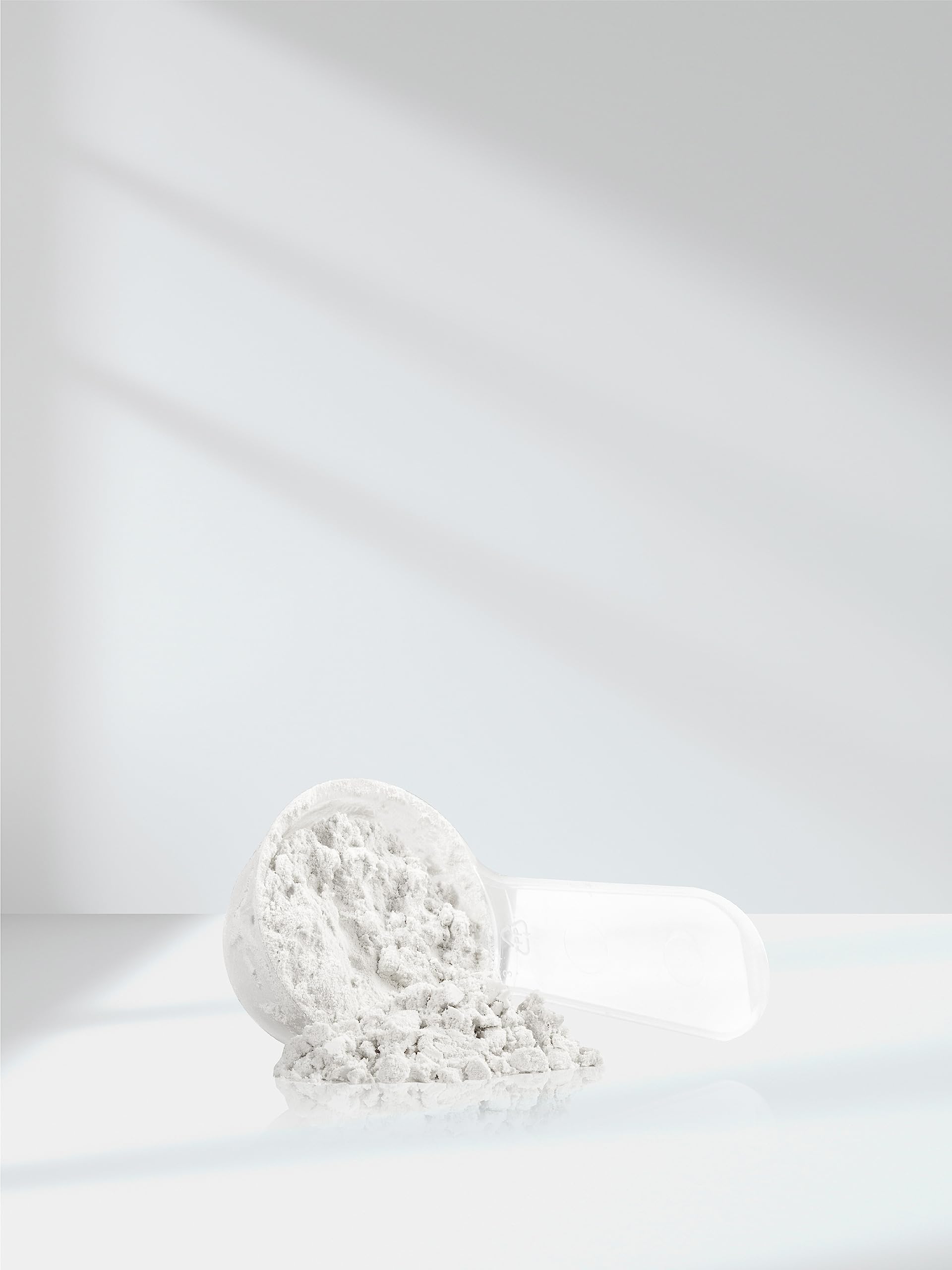 Horbäach Creatine Monohydrate powder label shows gluten-free and non-GMO assurances.