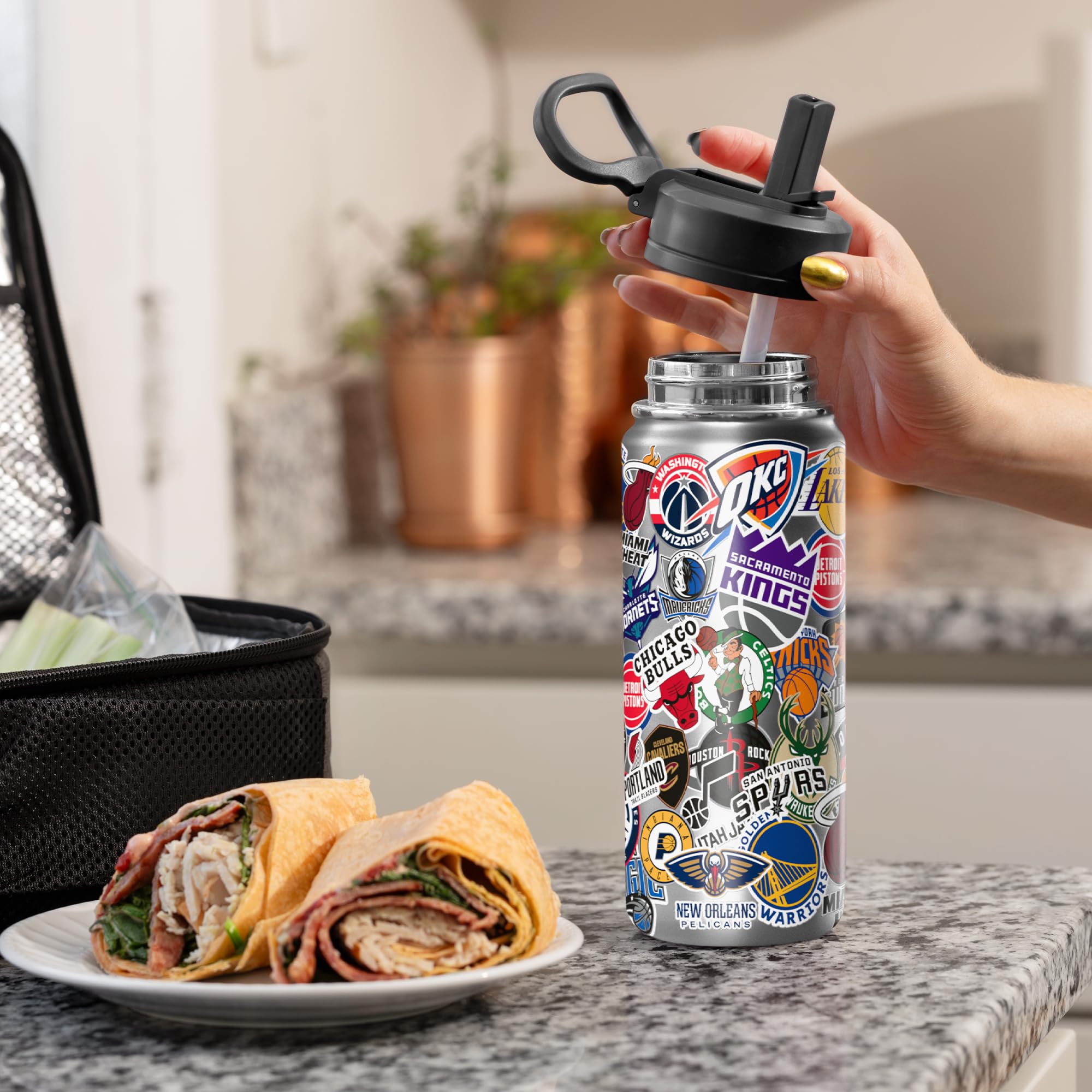 Hydrapeak fan gift-ready NBA bottle for collectors and game-day celebrations.