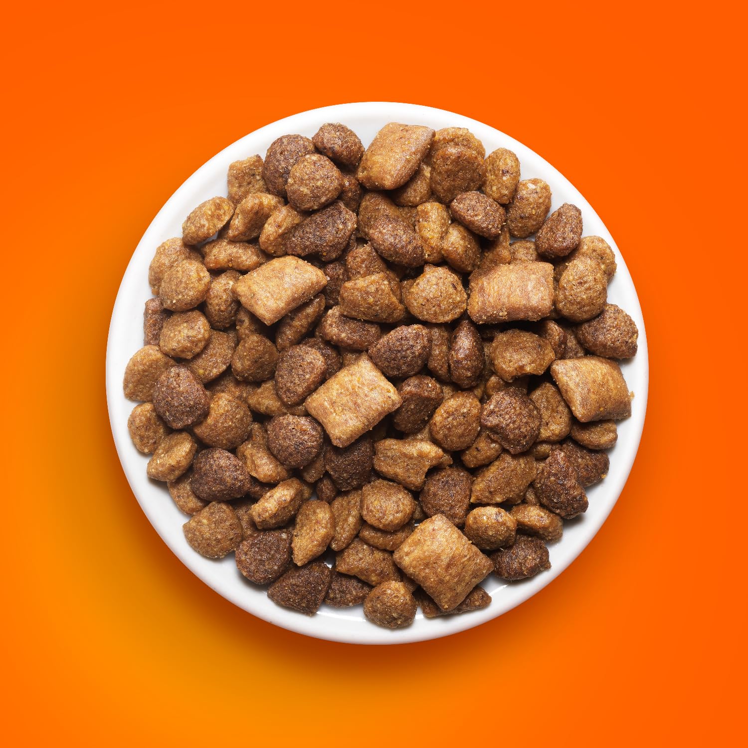 IAMS Healthy Enjoyment 15lb bag on a shelf, value packaging