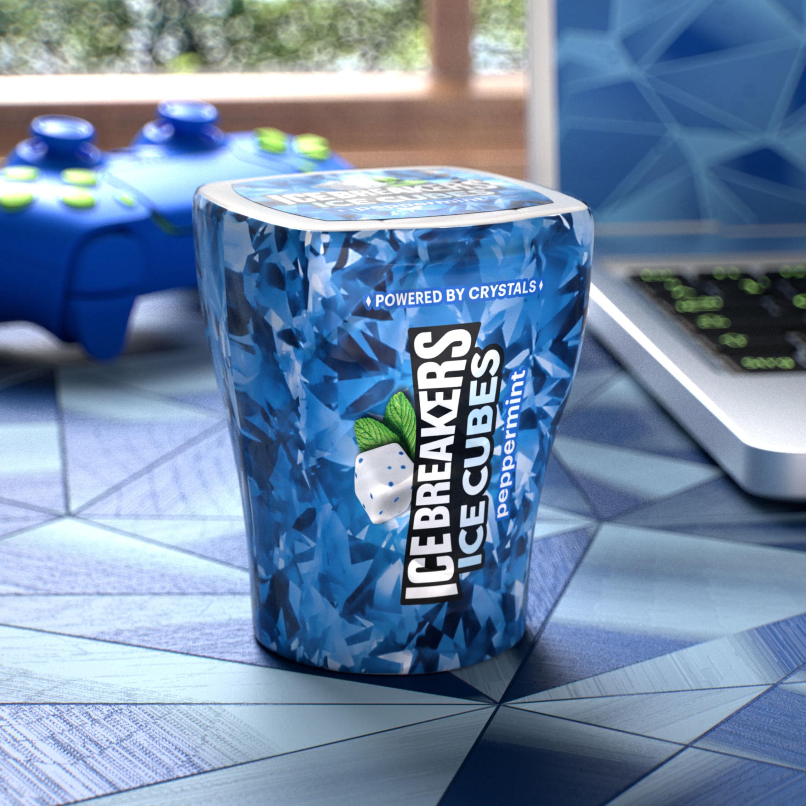 Ice Breakers Ice Cubes Peppermint on desk during a meeting for a quick reset