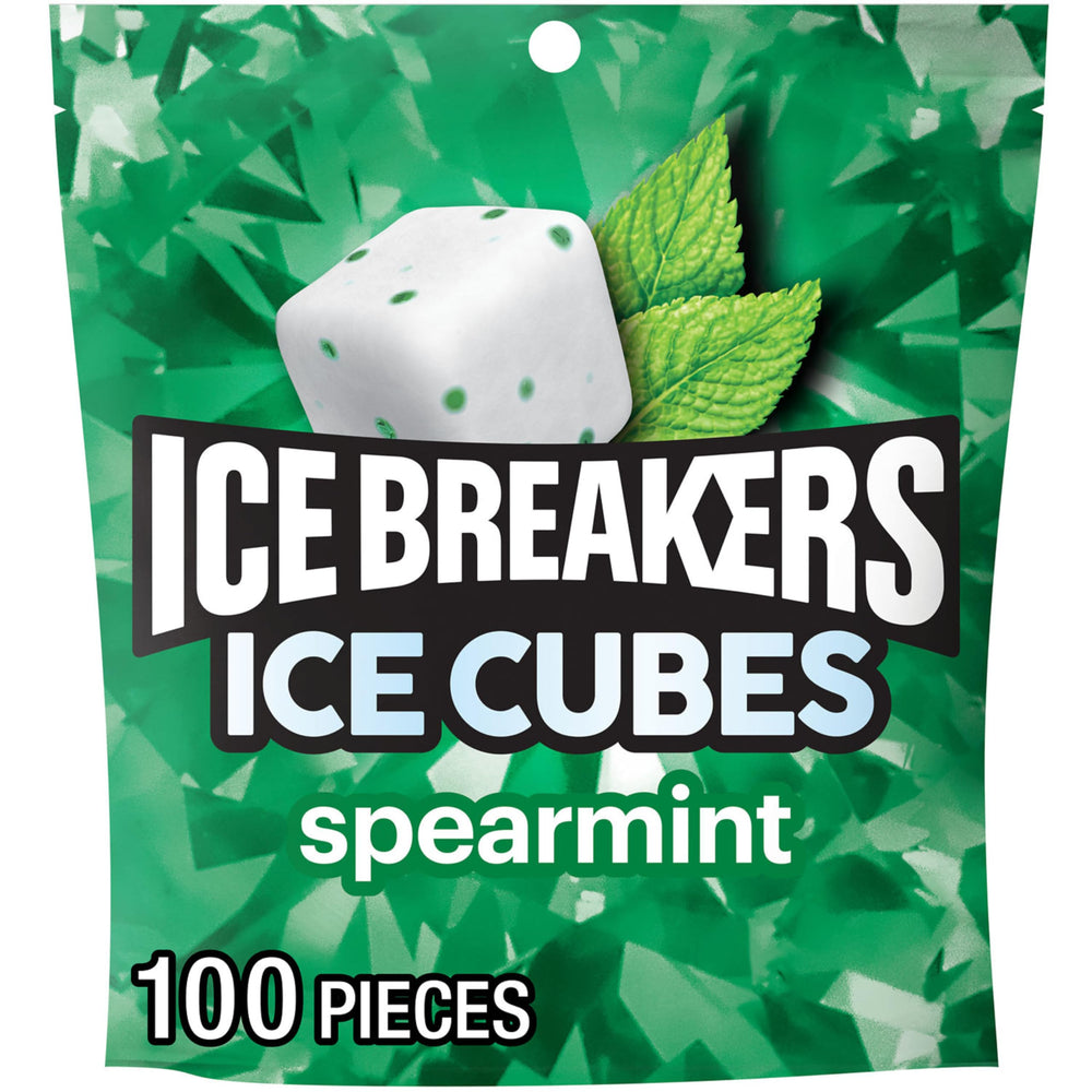 Ice Breakers Ice Cubes spearmint pouch front for portable freshness.