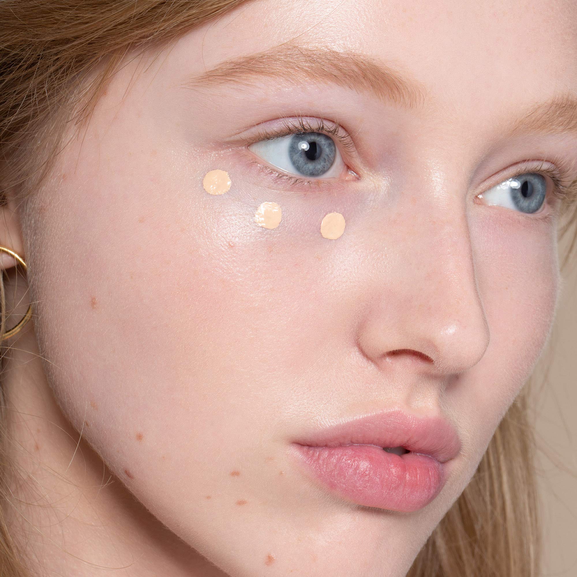 ILIA True Skin Serum Concealer Arrowroot SC.5 swatch on skin, neutral undertones.