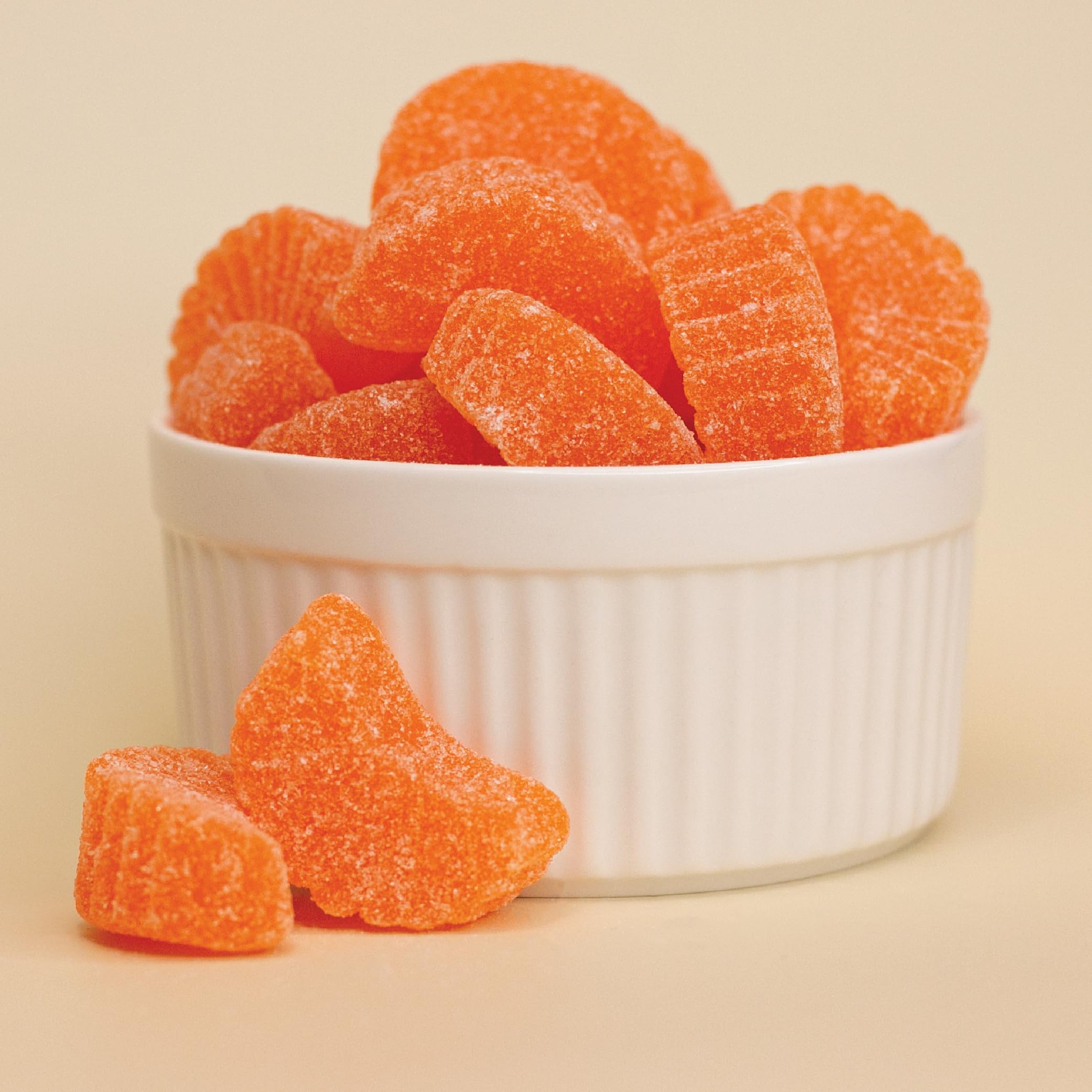 ILike! orange slices jelly candy cut into cake reveals versatile baking option.