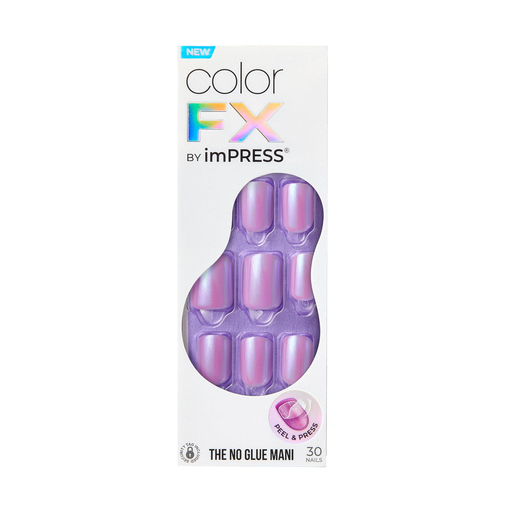 imPRESS ready-to-wear glueless manicure kit shown on fingertips.