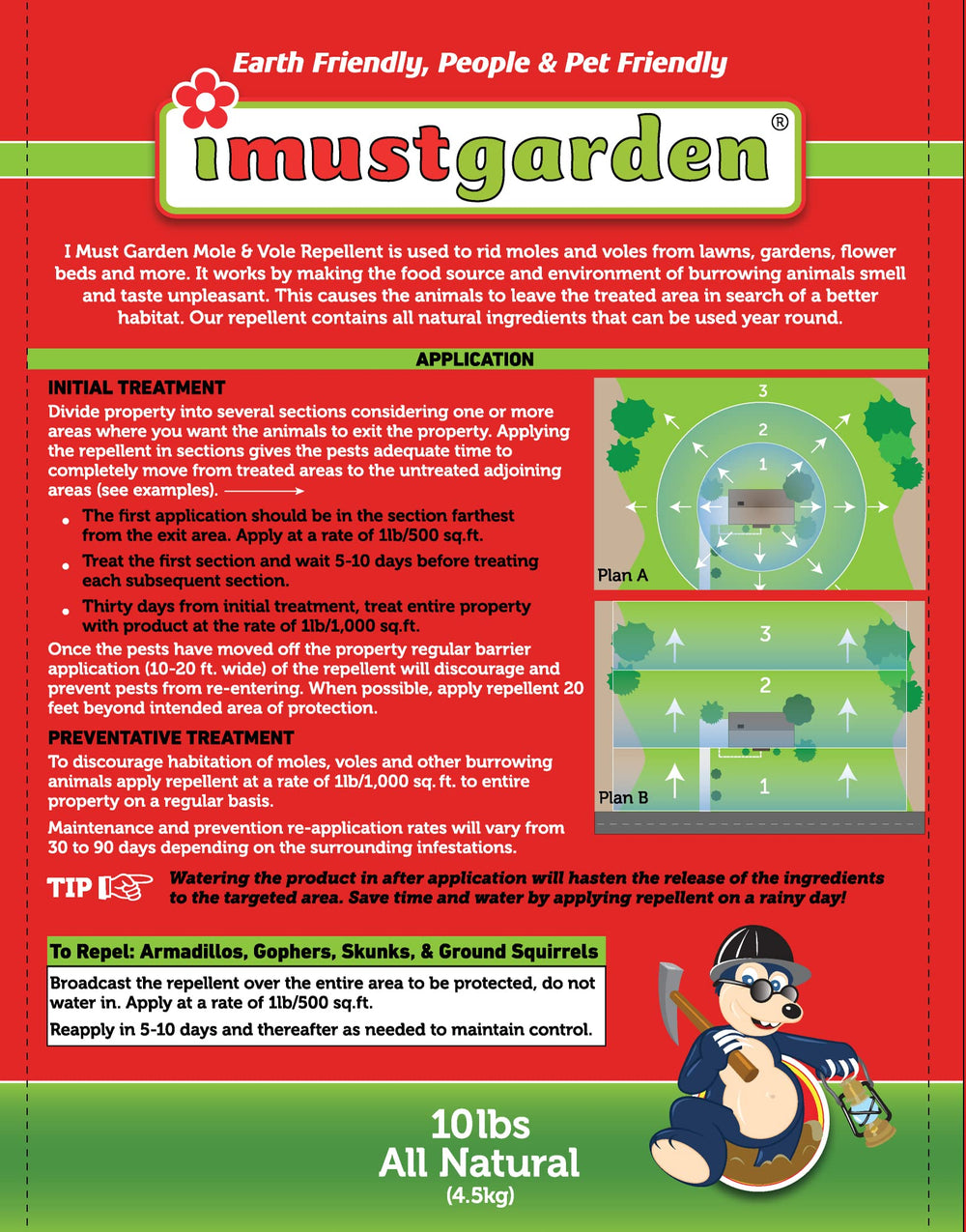 IMUSTGARDEN applying-repellent-granules-on-lawn for proactive pest deterrence.