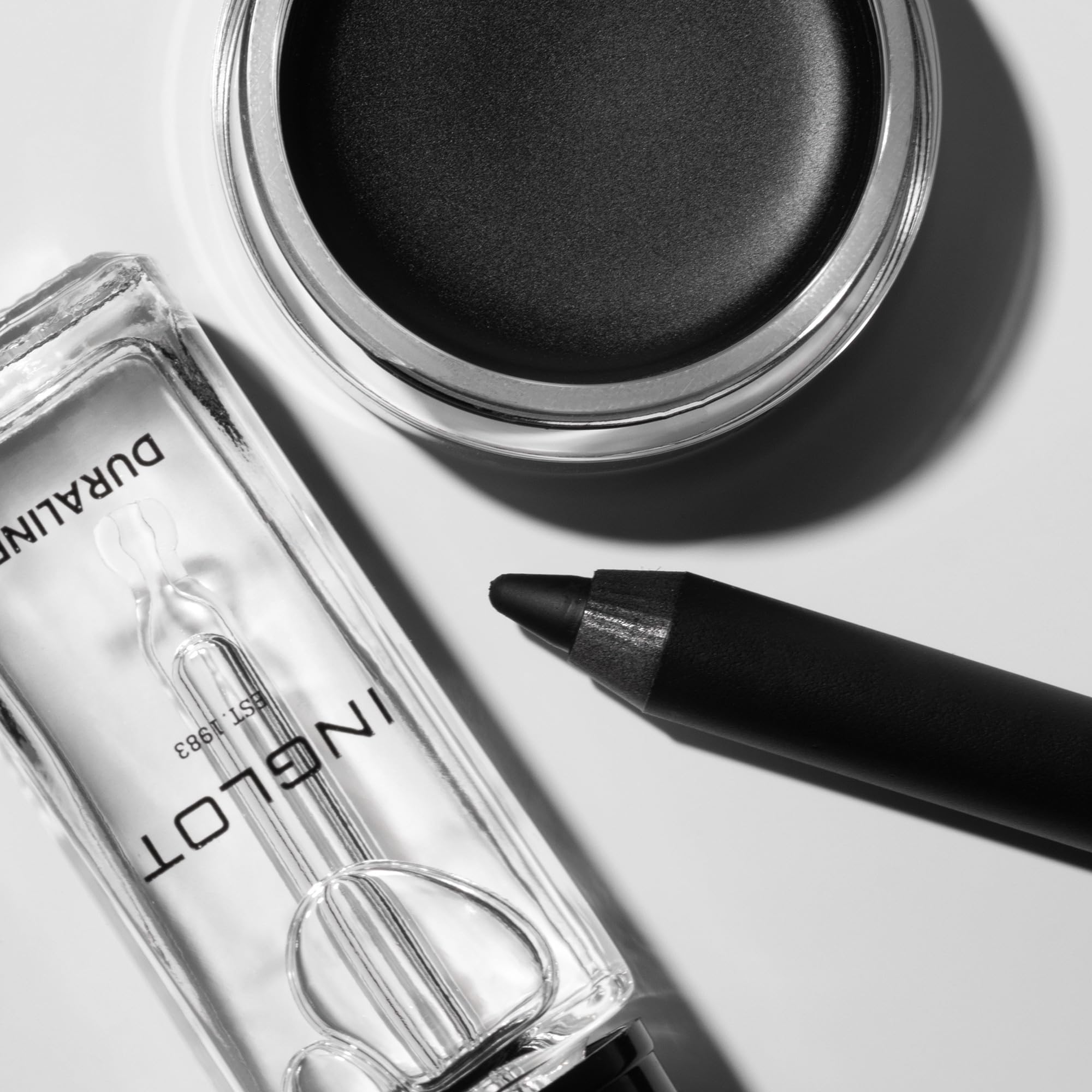 Inglot AMC Eyeliner Gel ideal for daily makeup with rich color.