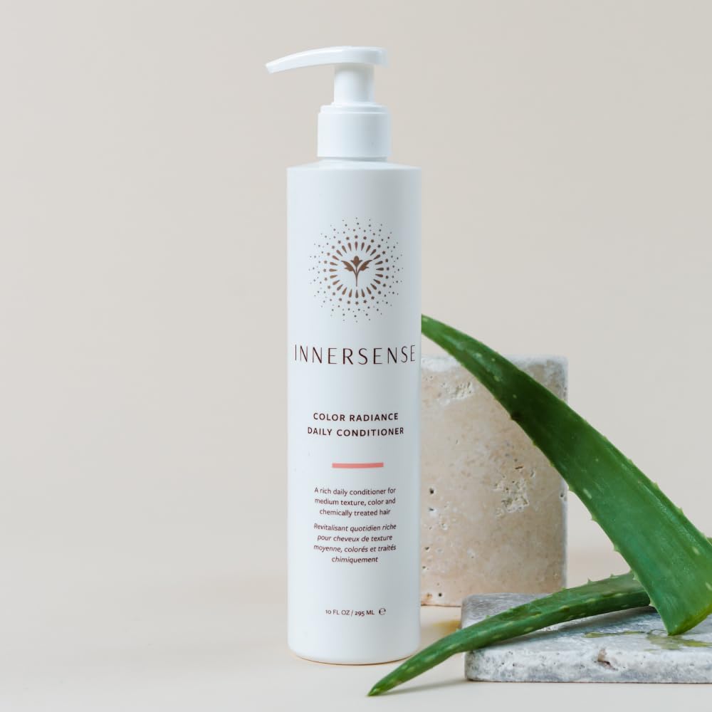 INNERSENSE Organic Beauty color-treated hair close-up reveals frizz control and elasticity benefits