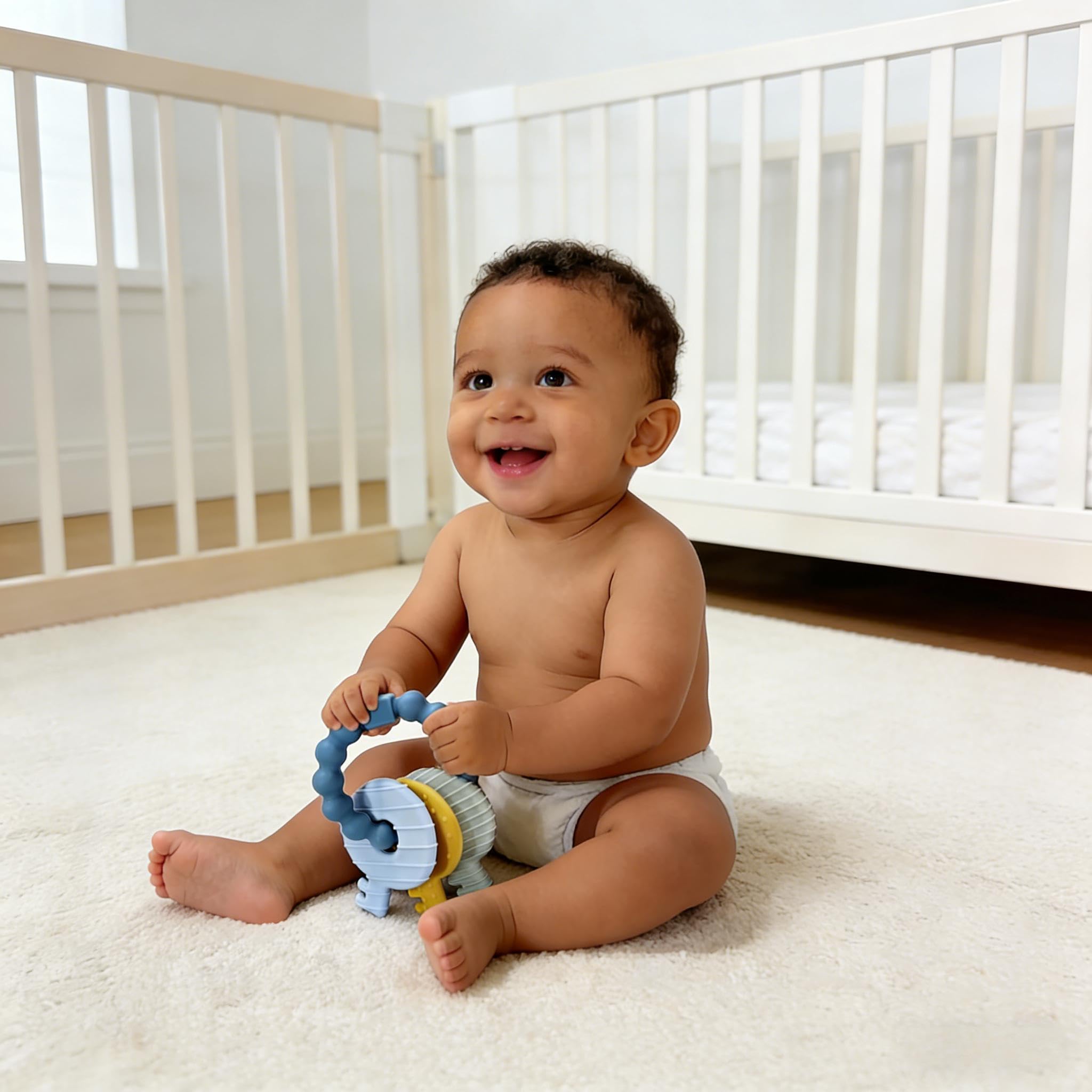 Intatikoo BPA-free teether suitable for curious infants from 3+ months.