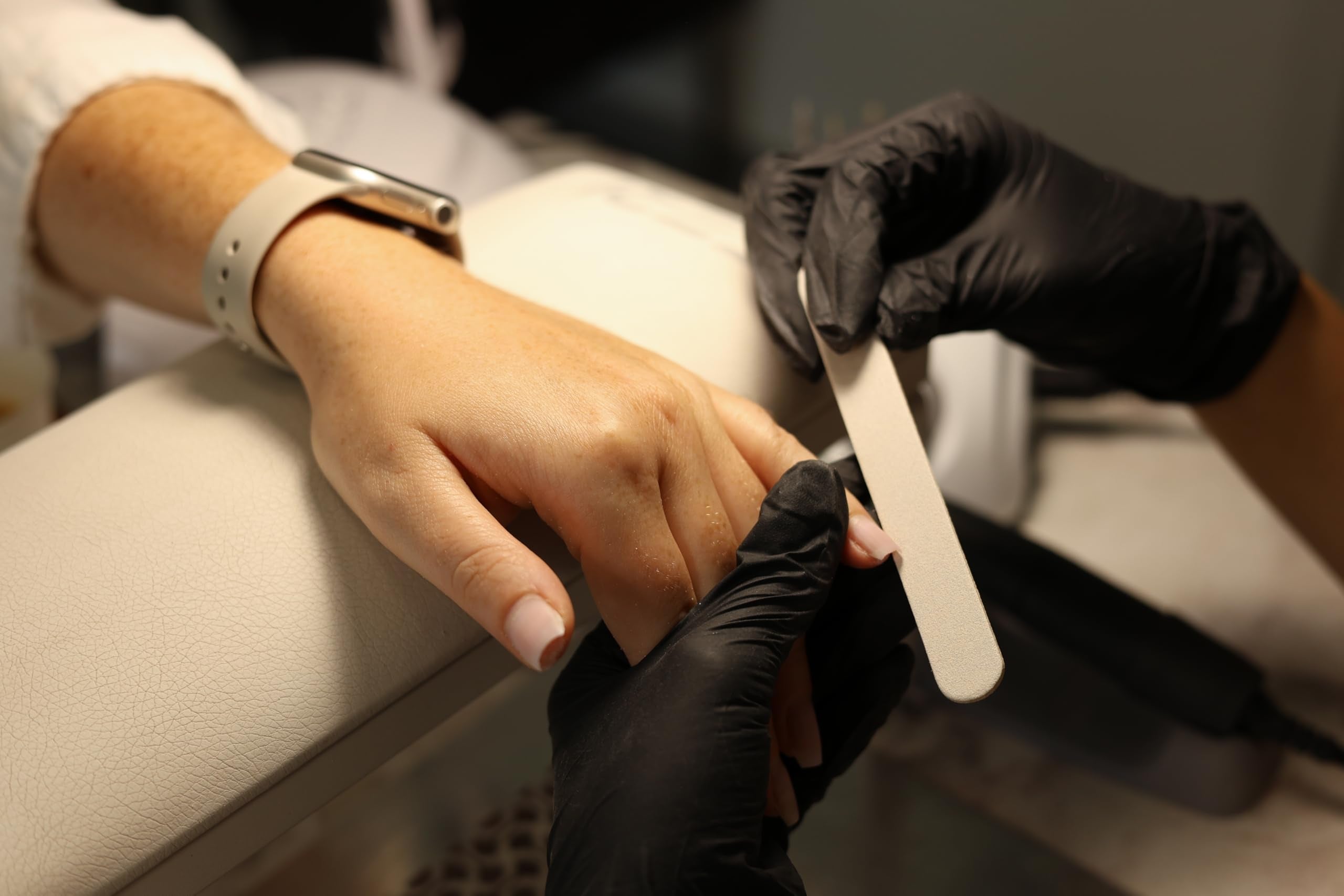 Intco Medical Gloves Black use in lab and clinical environments.