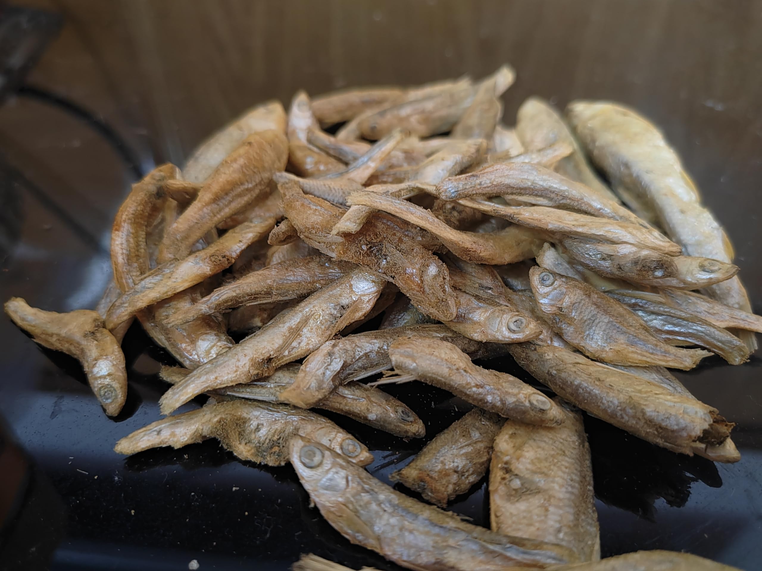 JADINGSFARM Minnows easy-open can for convenient storage.