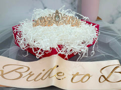JETKONG white tulle veil with edge details for elegant ceremonial looks.