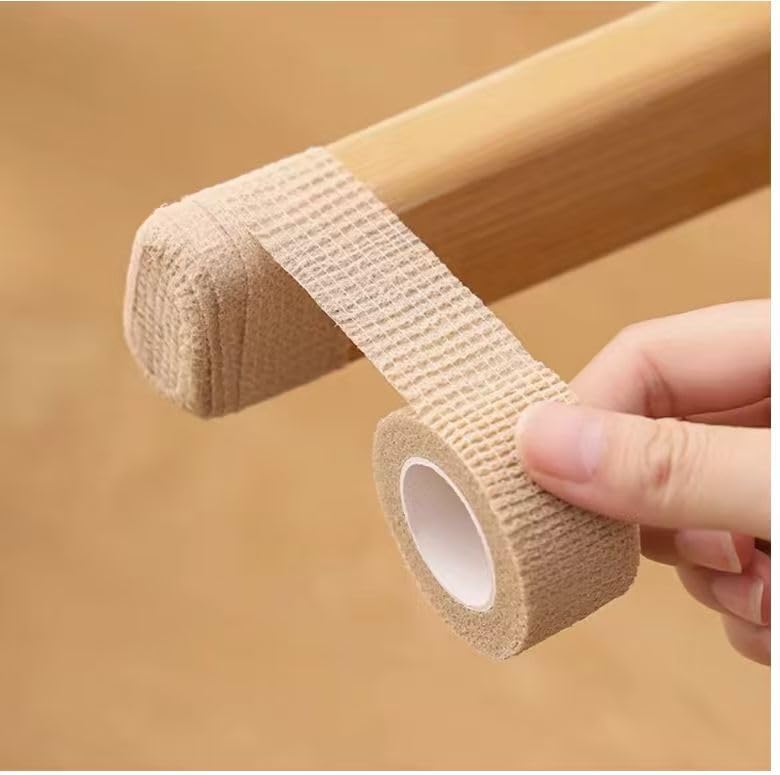 JIAKAI self-adhesive bandage on wrist shows slip-free hold.