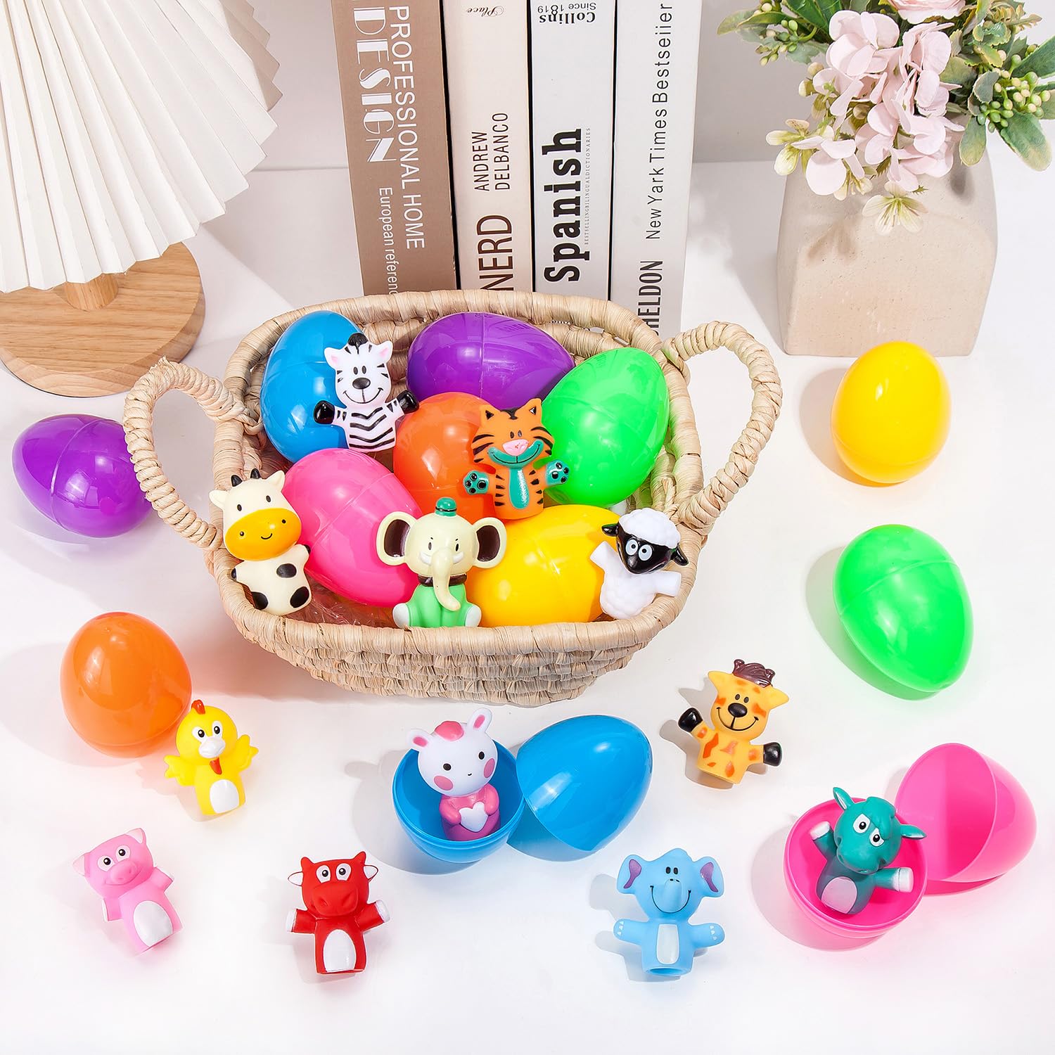 JIALWEN animal finger puppets peek from eggs, sparking imaginative storytelling.