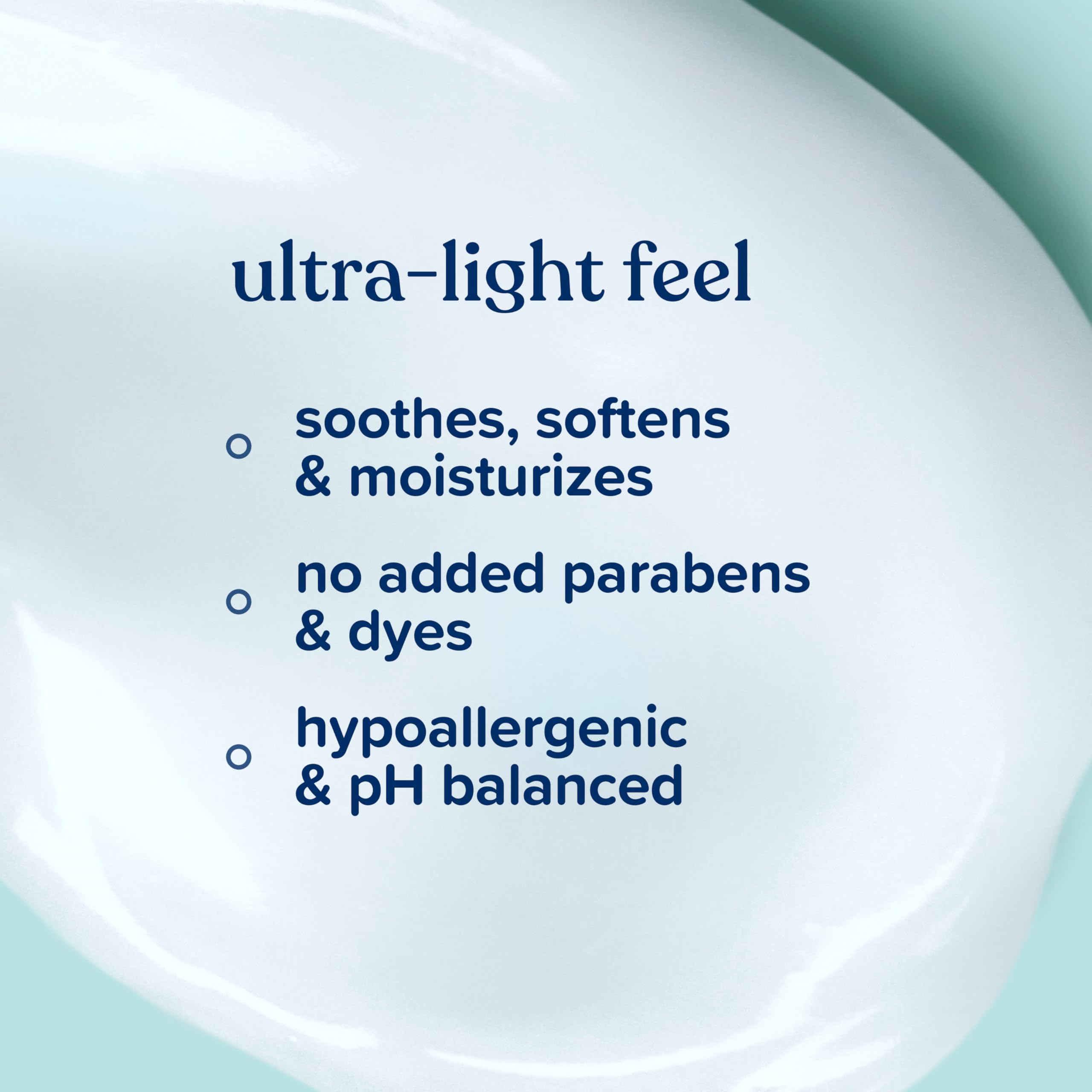 Calming Comfort Touch scent enhances bath time bonding.