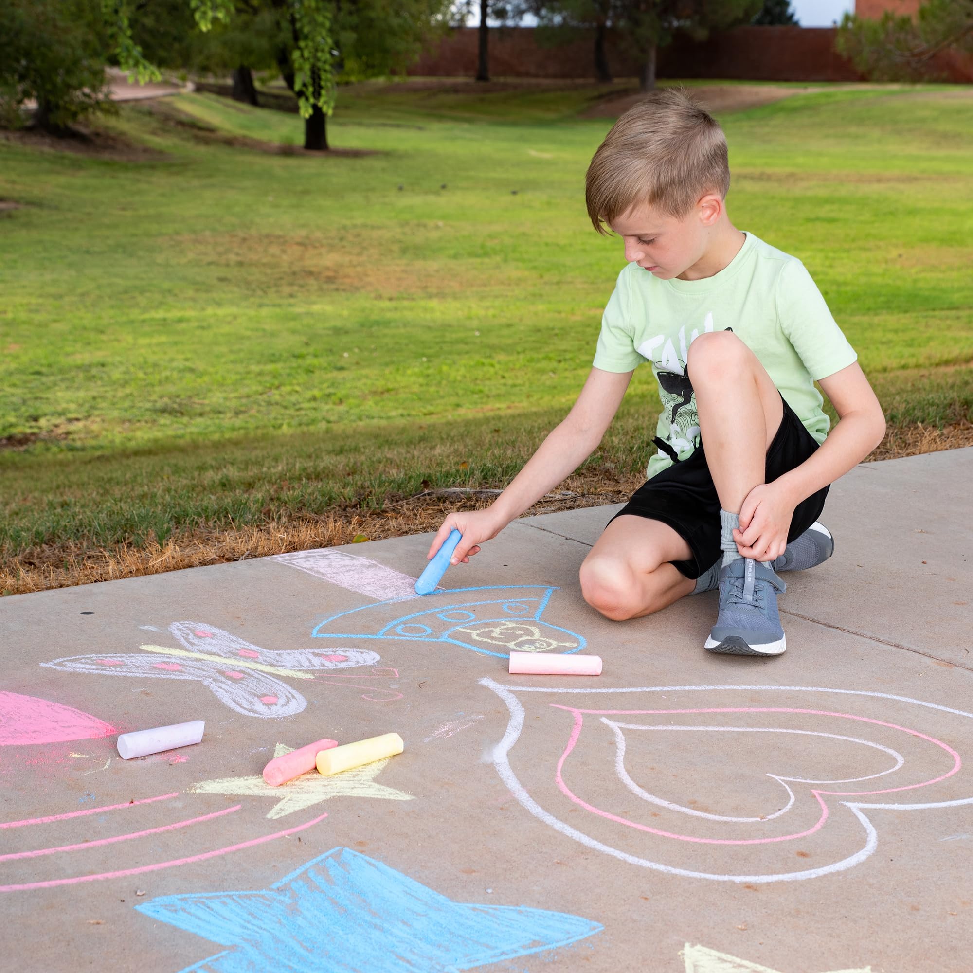 JOYIN child safe chalk pack designed for easy cleaning after outdoor play