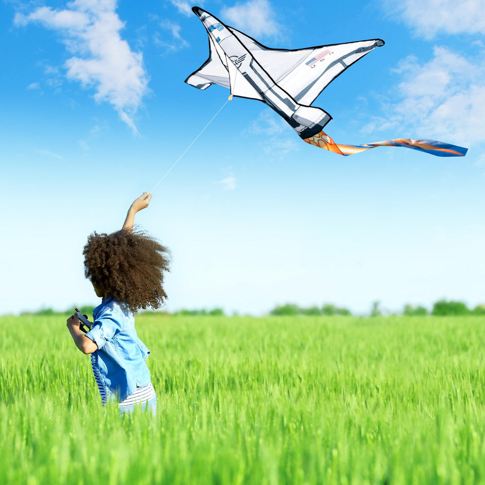 JOYIN Spaceship Kite's 40-inch tail aids stable handling in a breeze.
