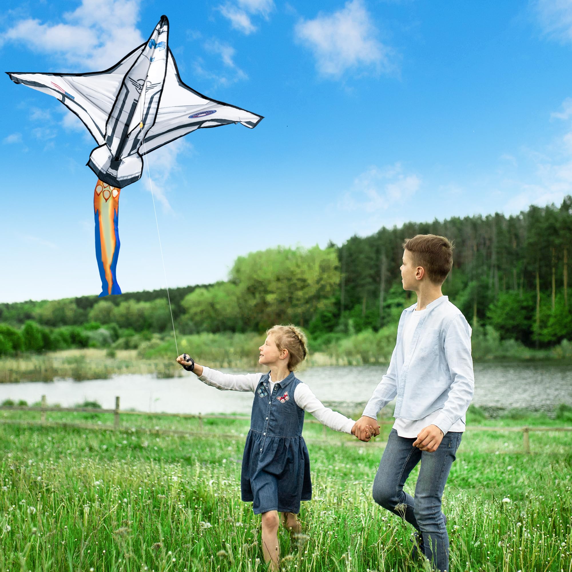JOYIN Spaceship Kite wide 130 cm for bold sky visibility.