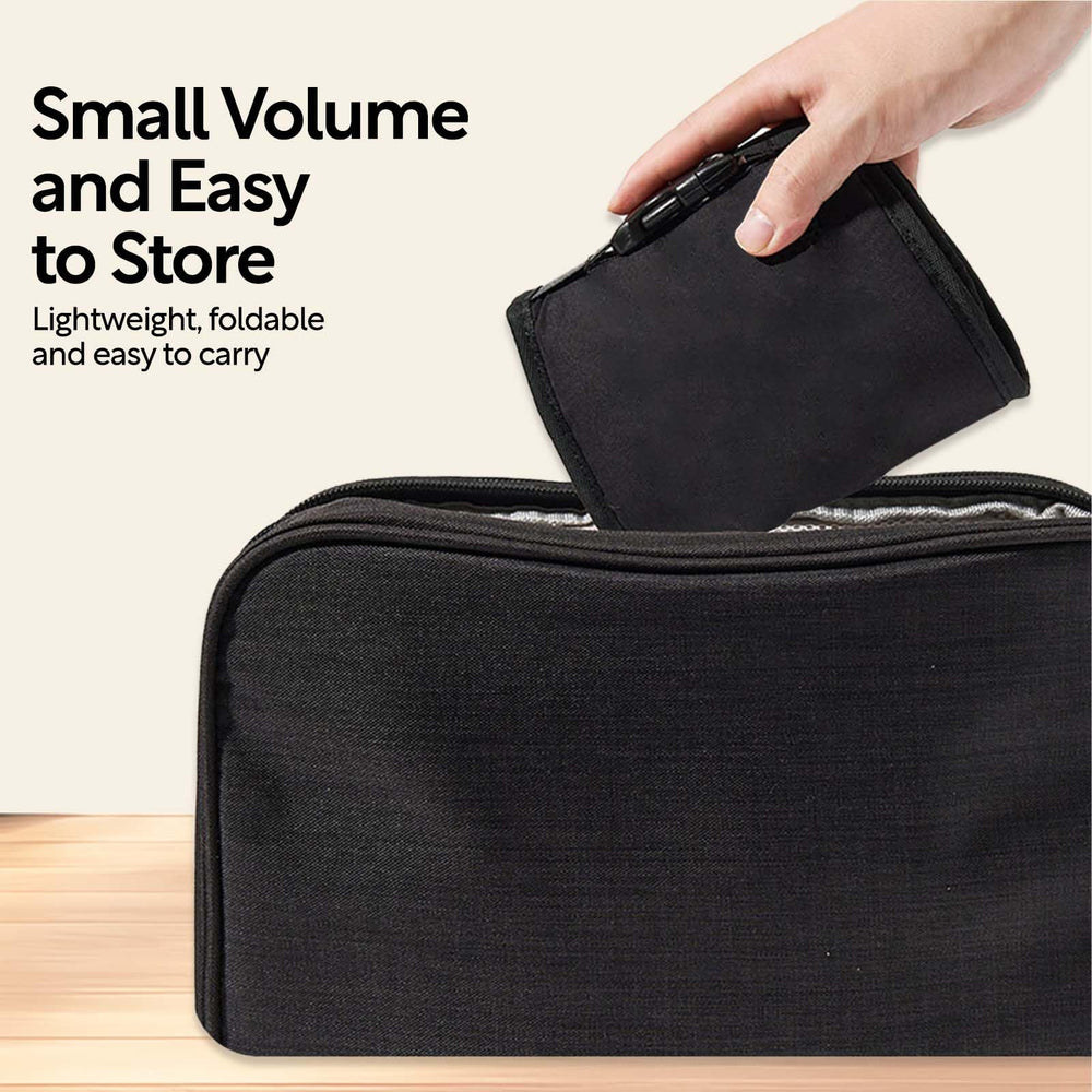 JOYNCLEON hip-seat feature illustrates ergonomic positioning for growing babies.