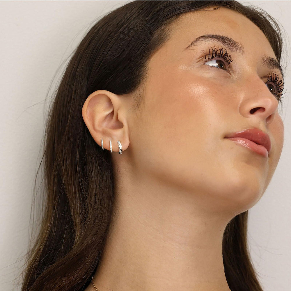 JUNVirtuous stacking hoops for versatile piercing combinations