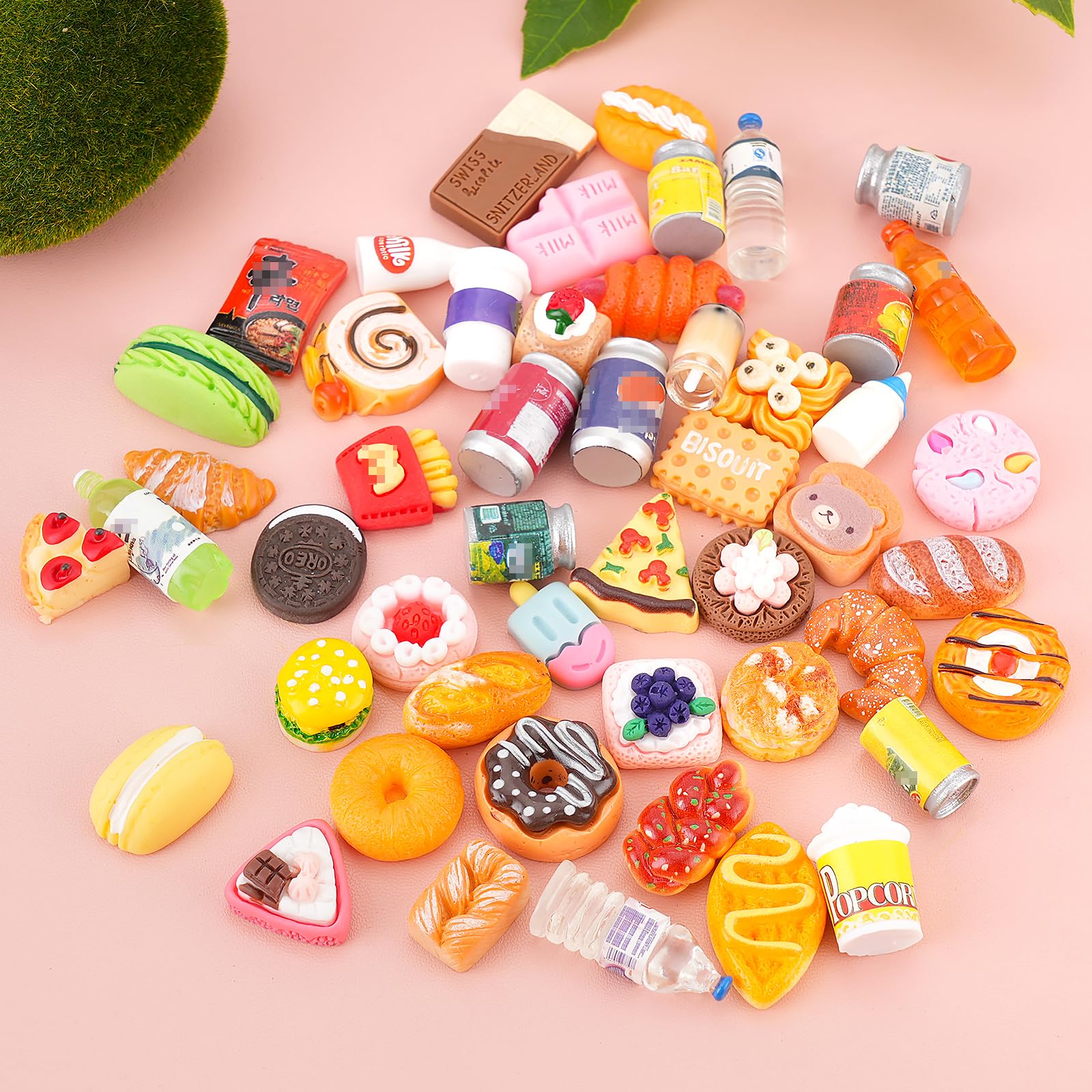 Kapeiluo hand-painted resin details add crisp style to mini dioramas and photography props.