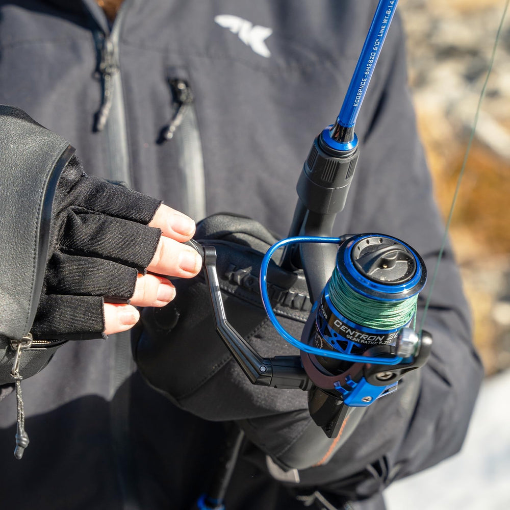 Graphite frame keeps Centron lightweight yet rigid for all-day comfort