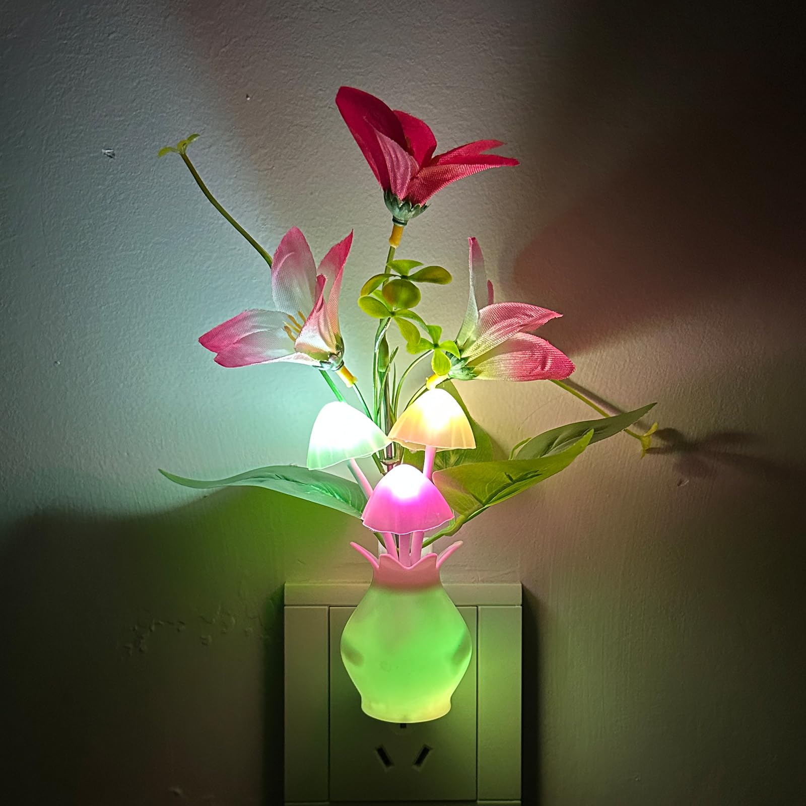 Kazgroth easy-install night light plugs in quickly for instant ambiance