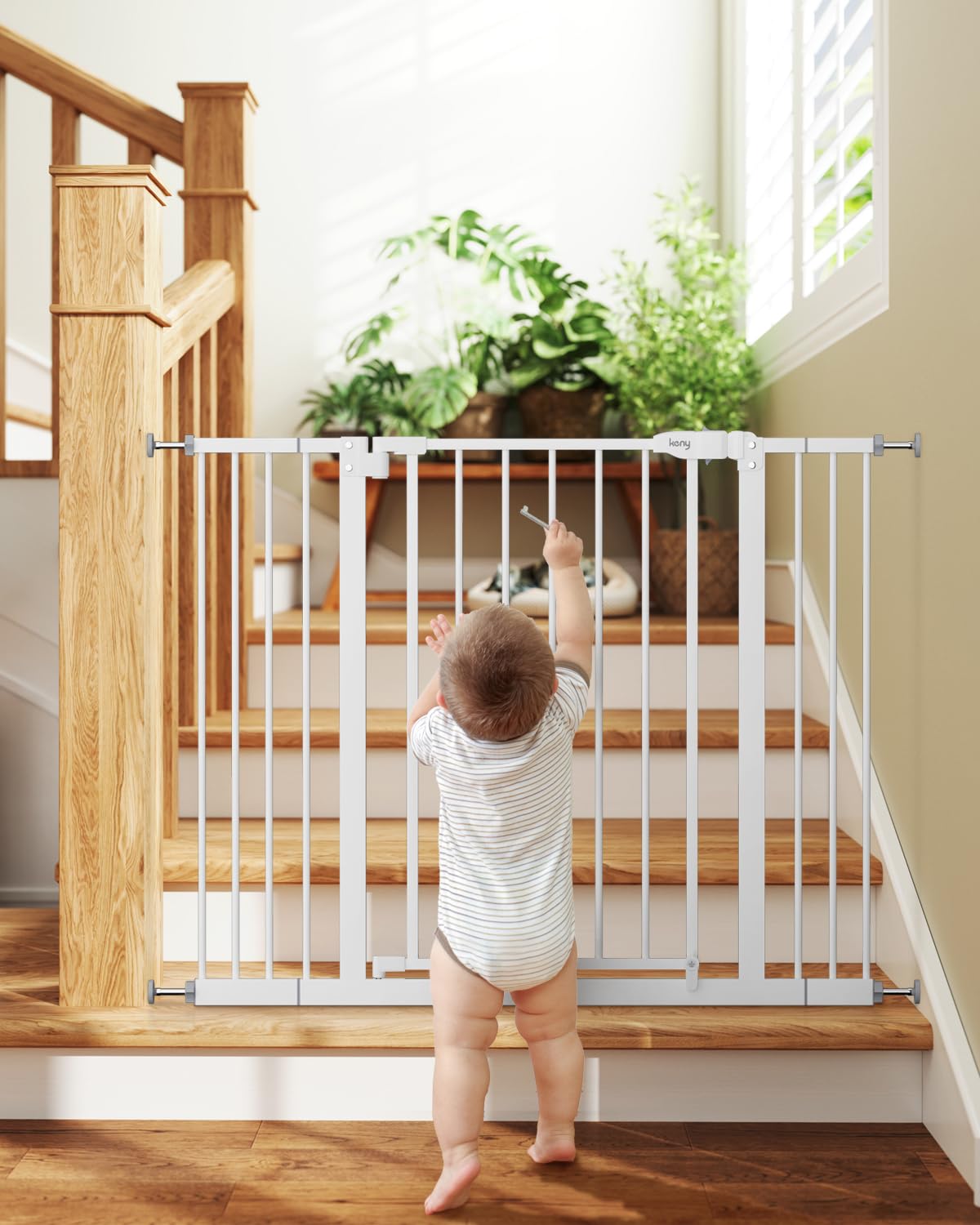 Keny baby gate double-lock system provides secure containment for kids and pets.