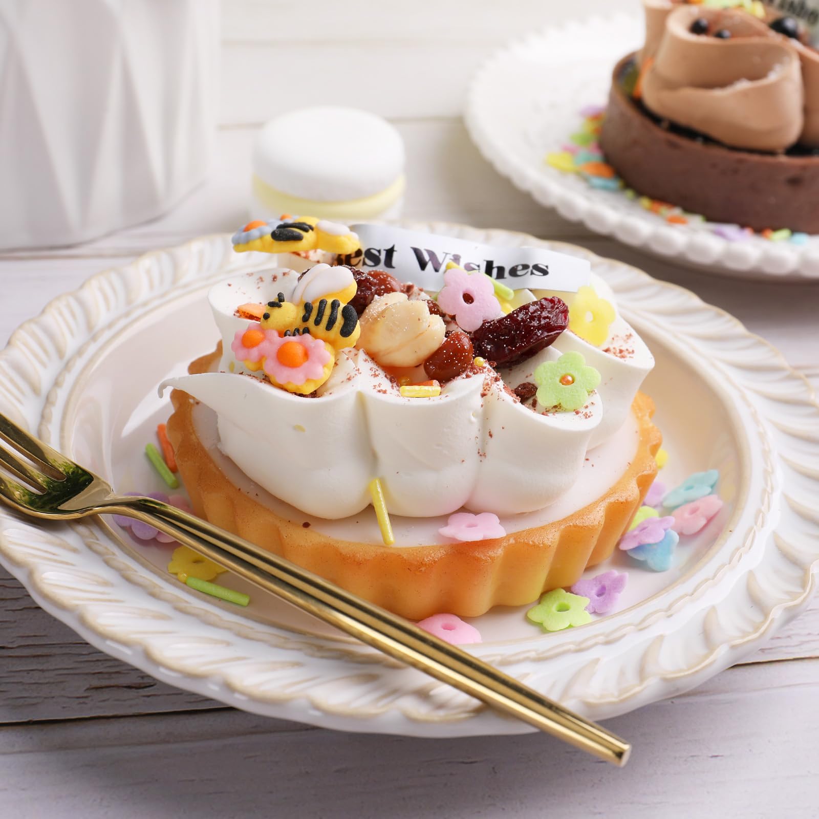 Kercky green pearls provide a glossy finish and contrast on desserts.