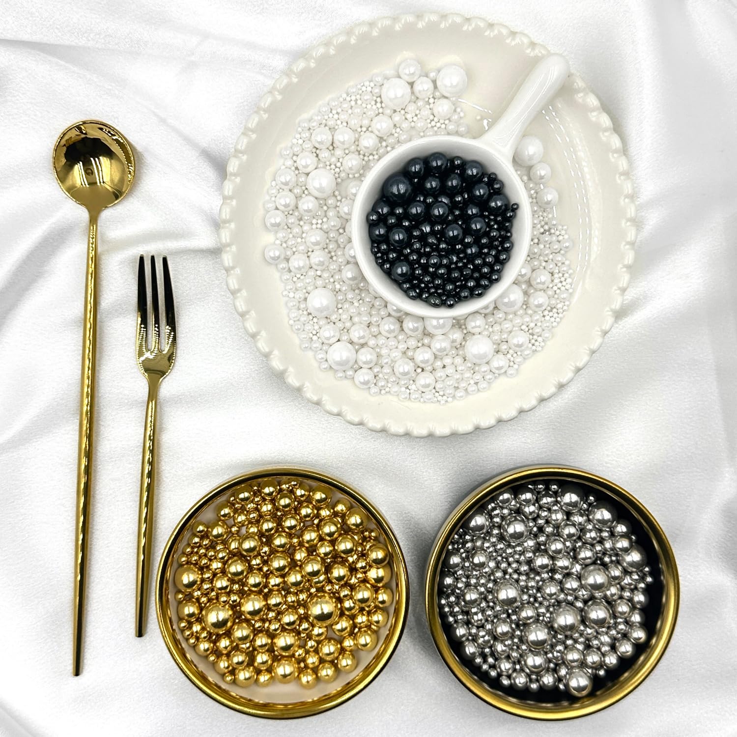 Kercky Sprinkles gold shimmer details catch the eye on cupcakes