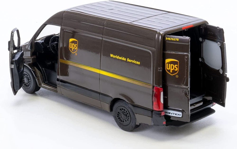 KiNSMART die-cast metal details highlight authentic logos and craftsmanship.