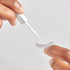 KISS SuperStick extended wear formula shows quick-dry action
