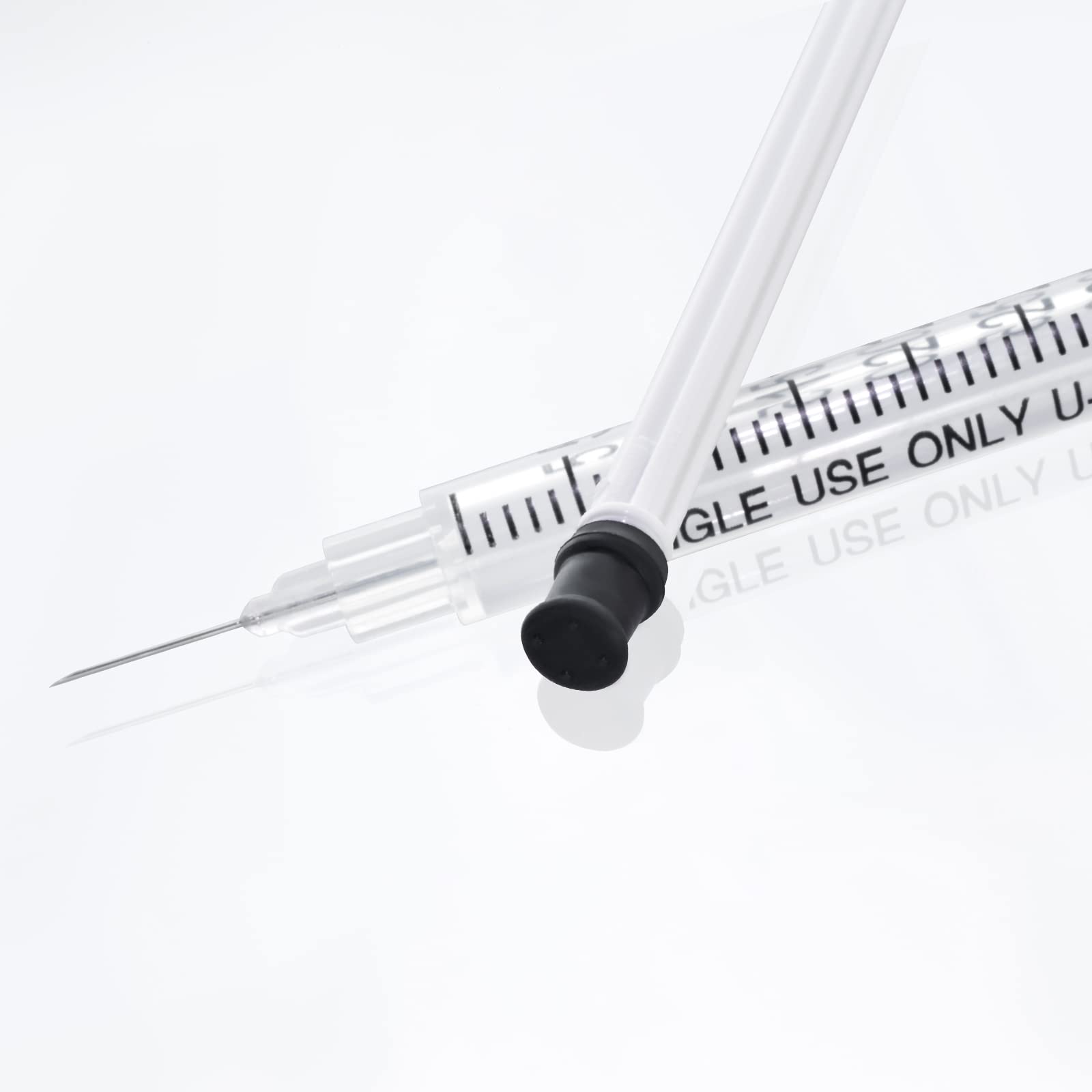 Knixxo U-100 durable plastic syringe for reliable performance.