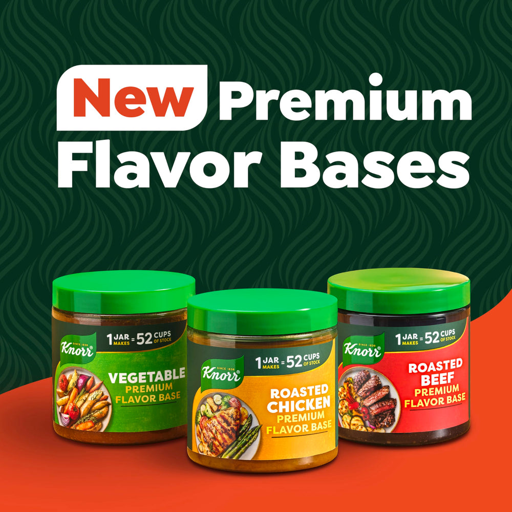 Smooth texture of Knorr Roasted Beef Base dissolving for robust stock