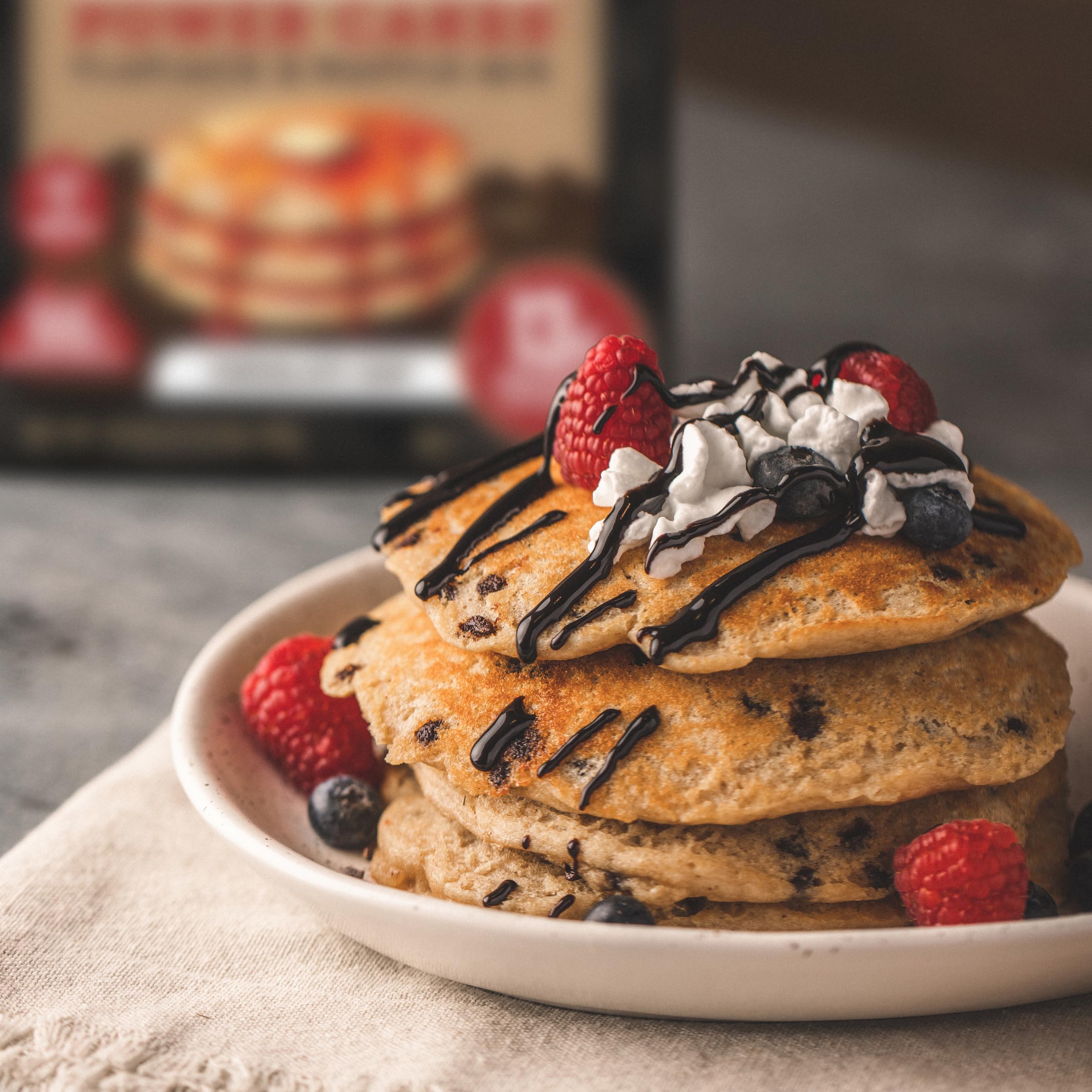 Family breakfast with Kodiak Cakes signals quick, shareable mornings.