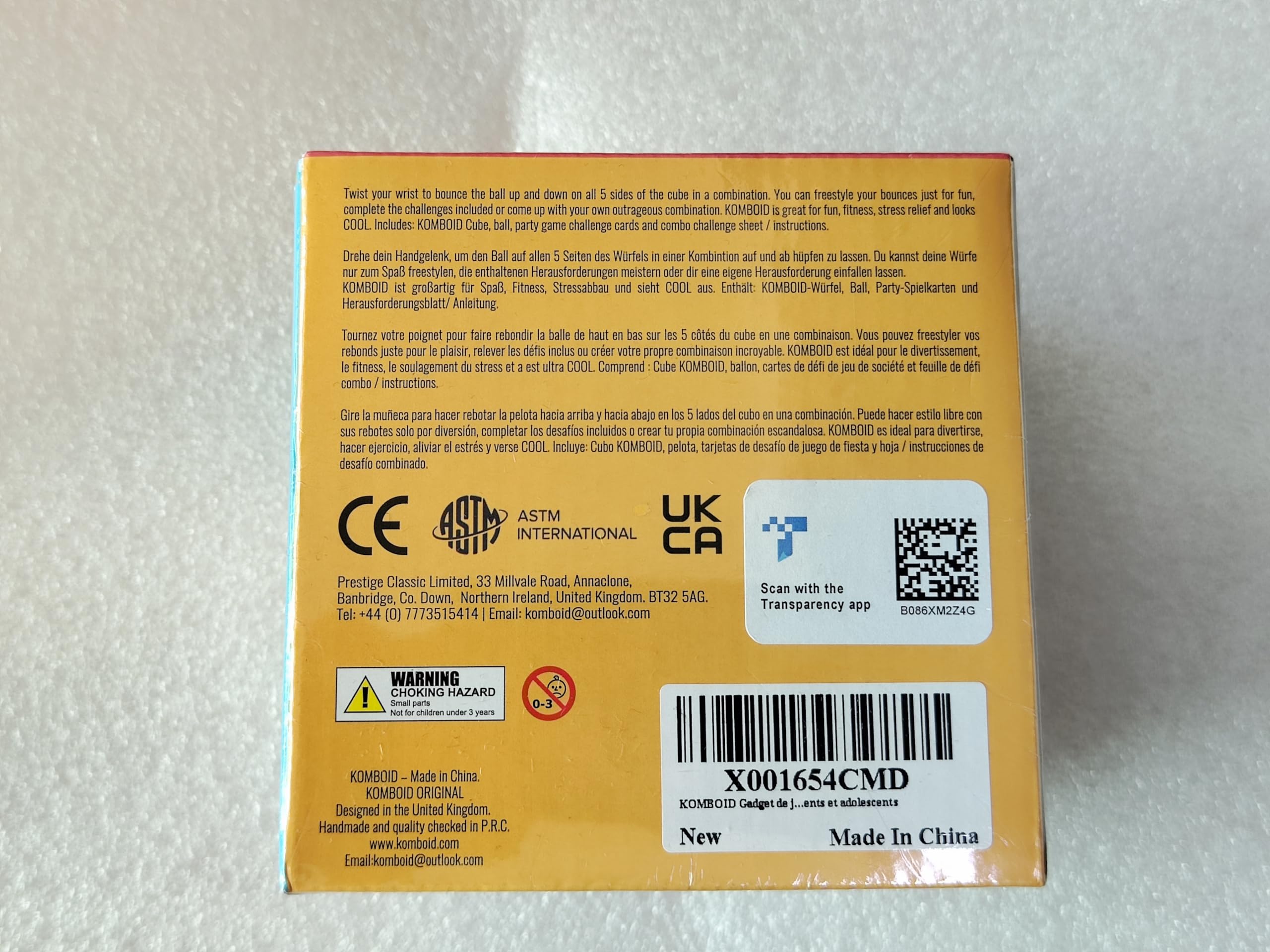 KOMBOID unboxing presentation shows gift-ready packaging.